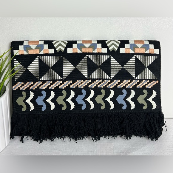 Stella And Dot Embroidered Taj Clutch - Picture 2 of 4